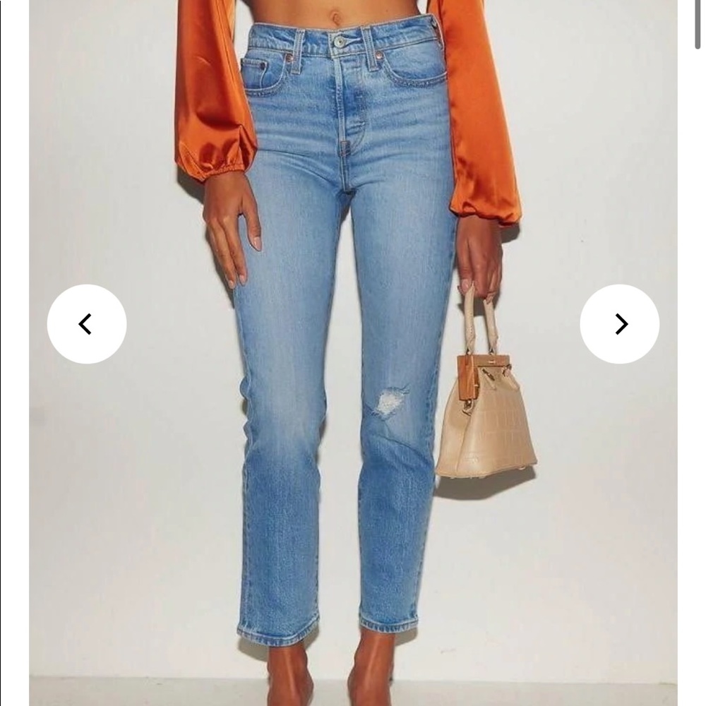 Levi’s wedgie straight jeans size 28 NWOT